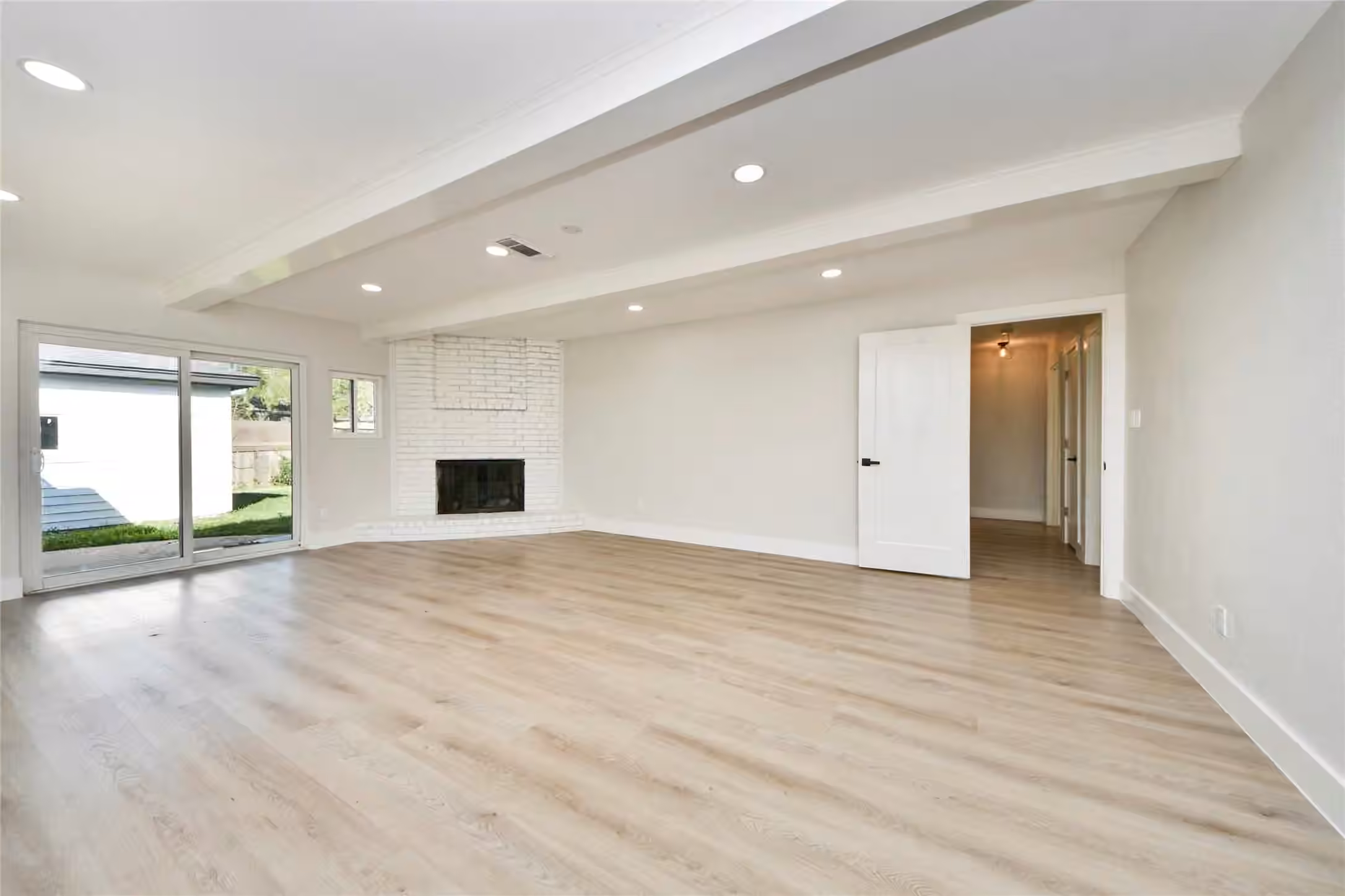 Photo 5 of 8114 Pella Drive, Houston, TX