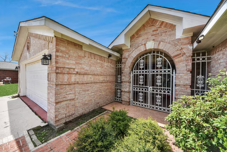 Photo 2 of 1359 Littleport Lane, Channelview, TX
