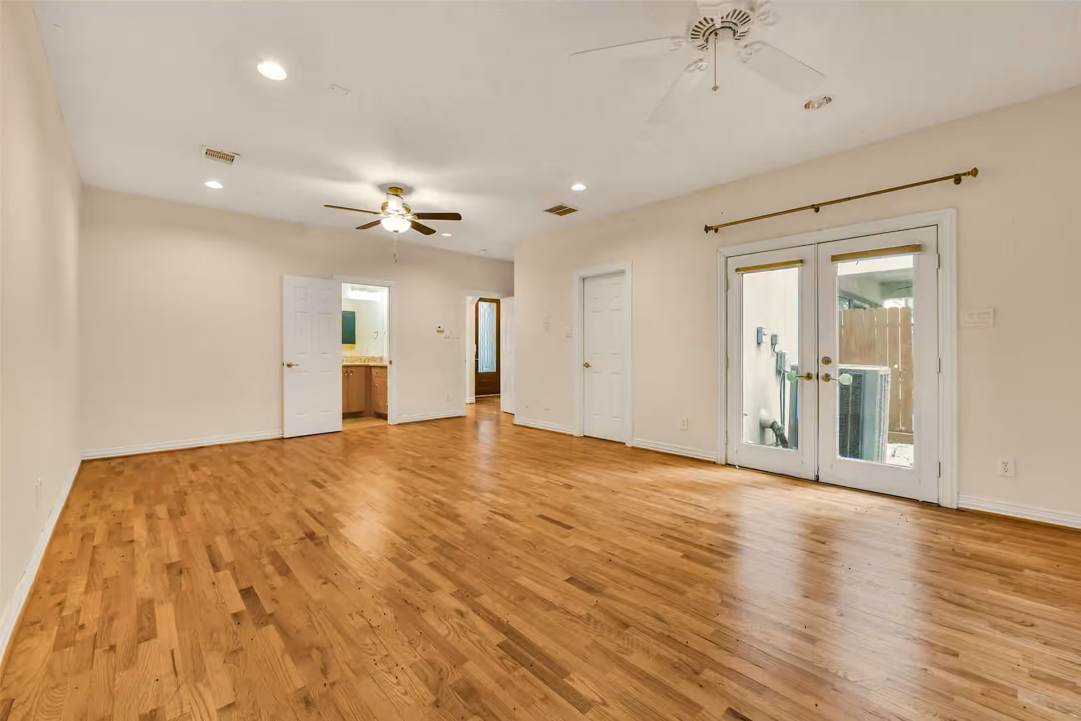 Photo 6 of 3030 Orchard Drive, Houston, TX