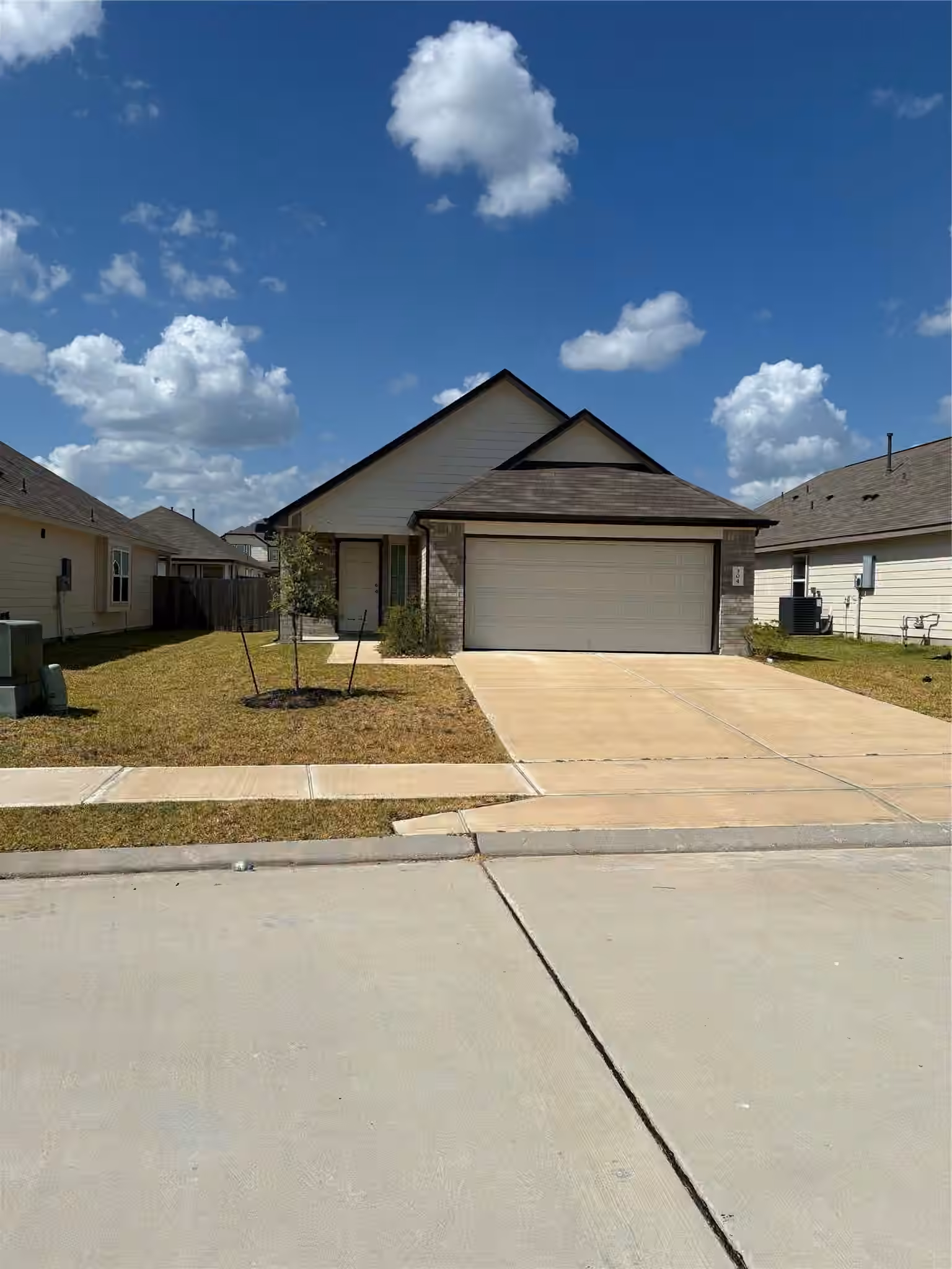 Photo of 304 Caribou Court, Huntsville, TX 77320
