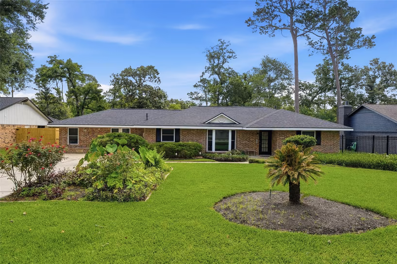 Photo of 1302 Chestnut Ridge Road, Kingwood, TX