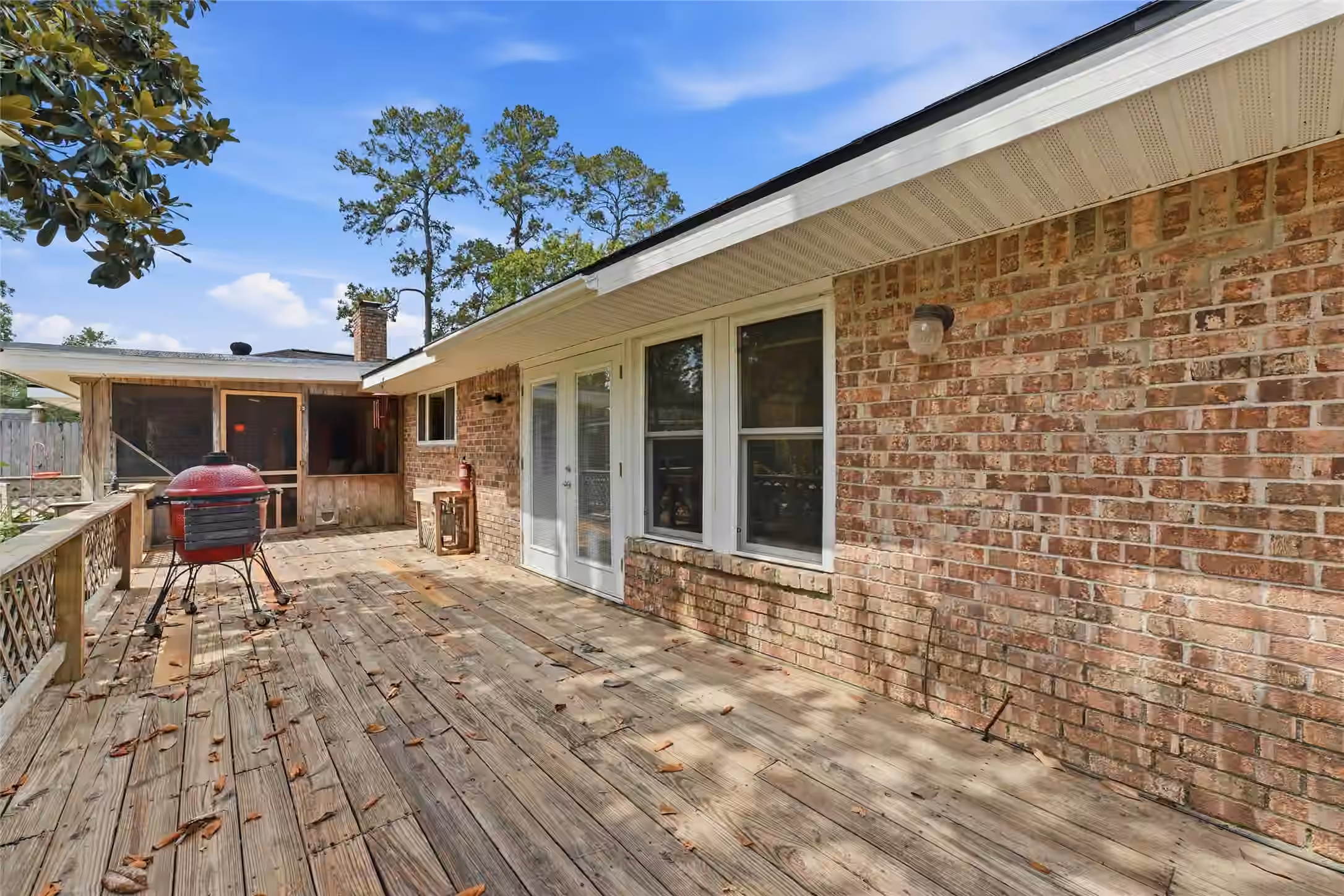 Photo 4 of 1302 Chestnut Ridge Road, Kingwood, TX