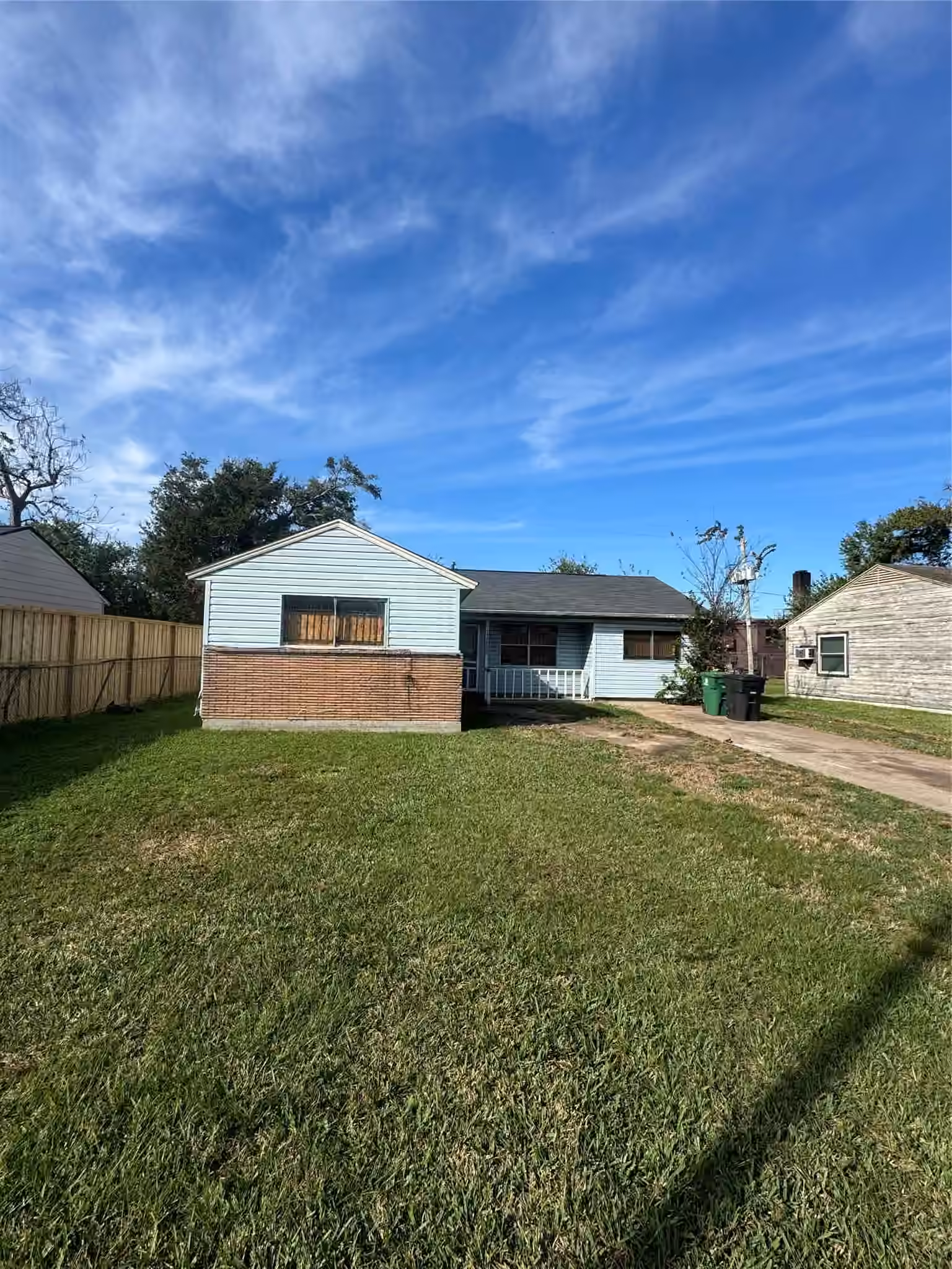 Photo 2 of 7625 Pointer Street, Houston, TX