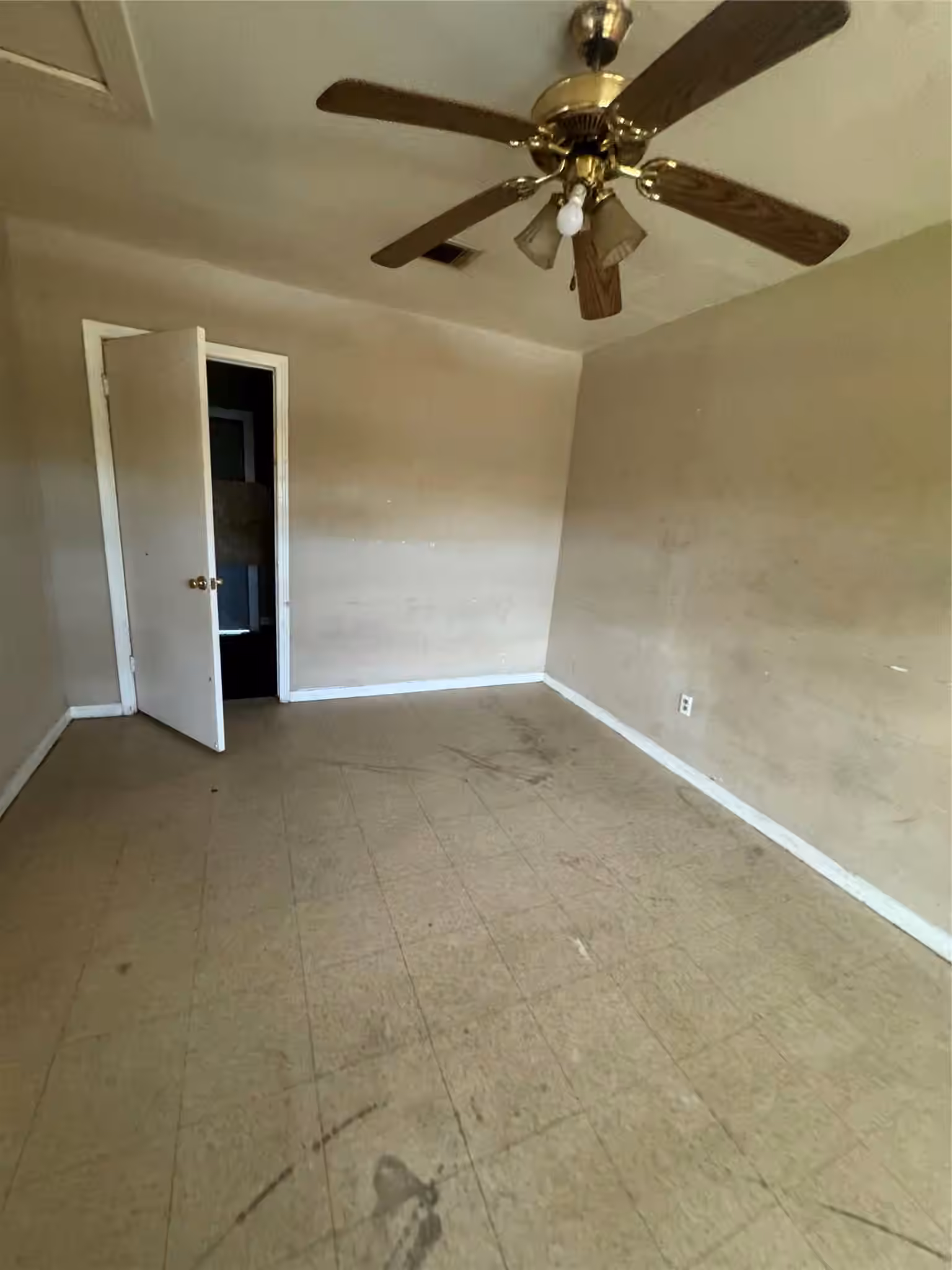 Photo 5 of 7625 Pointer Street, Houston, TX