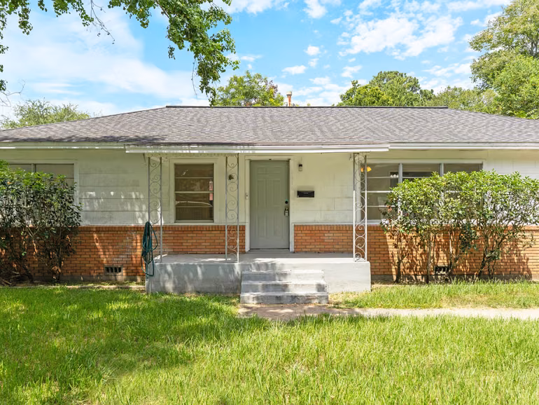 Photo 3 of 2616 Elm Avenue, Bay City, TX