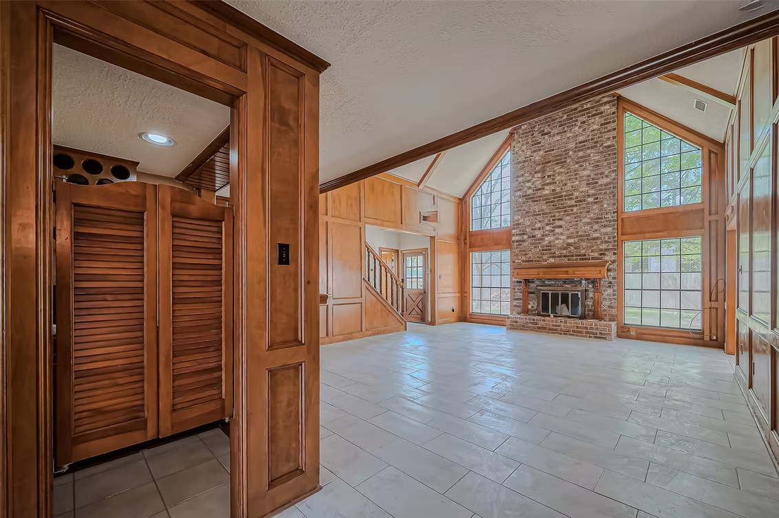 Photo 5 of 18307 Champion Forest Drive, Spring, TX