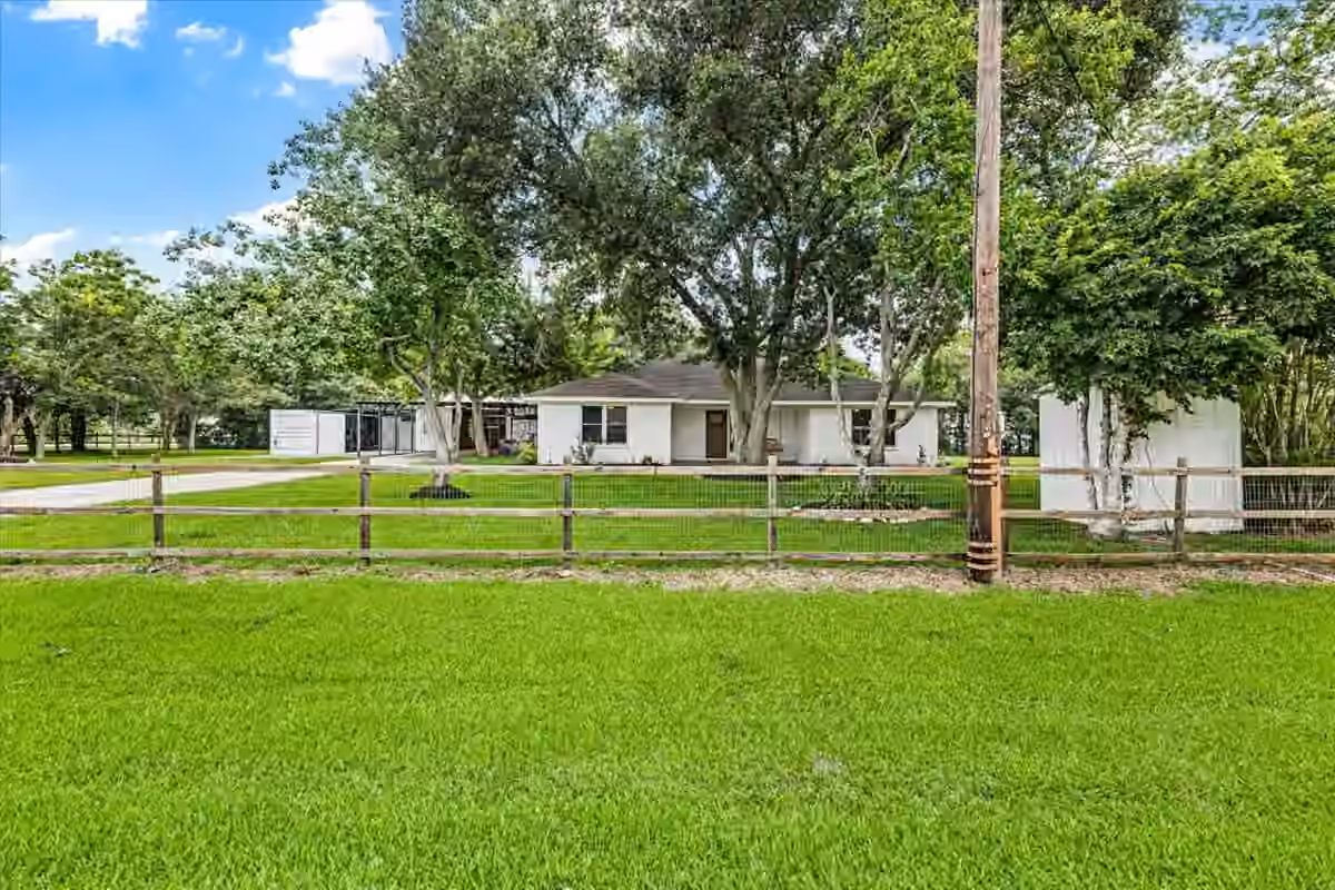 Photo 3 of 4812 Hill Street, Alvin, TX