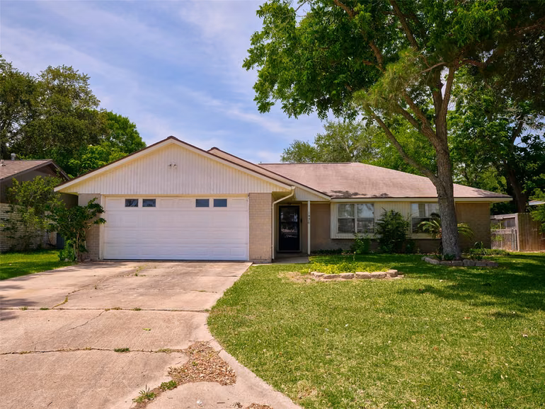 Photo of 1426 Mahlmann Street, Rosenberg, TX 77471