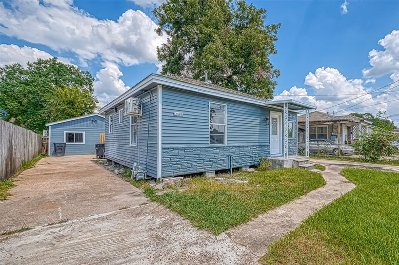 Photo 2 of 6715 Victoria Street, Houston, TX