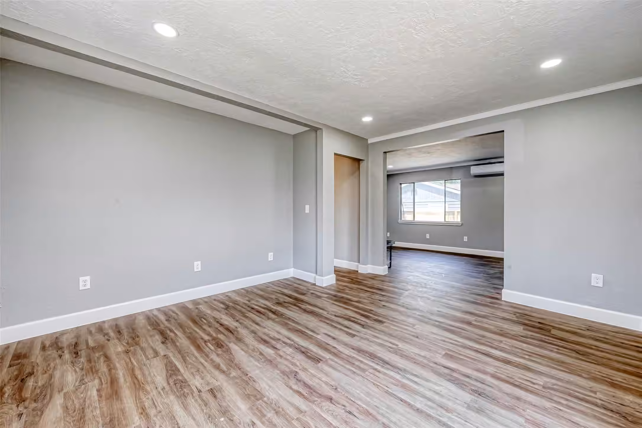 Photo 7 of 6715 Victoria Street, Houston, TX
