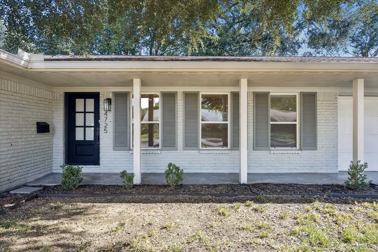 Photo 2 of 4725 Spellman Road, Houston, TX