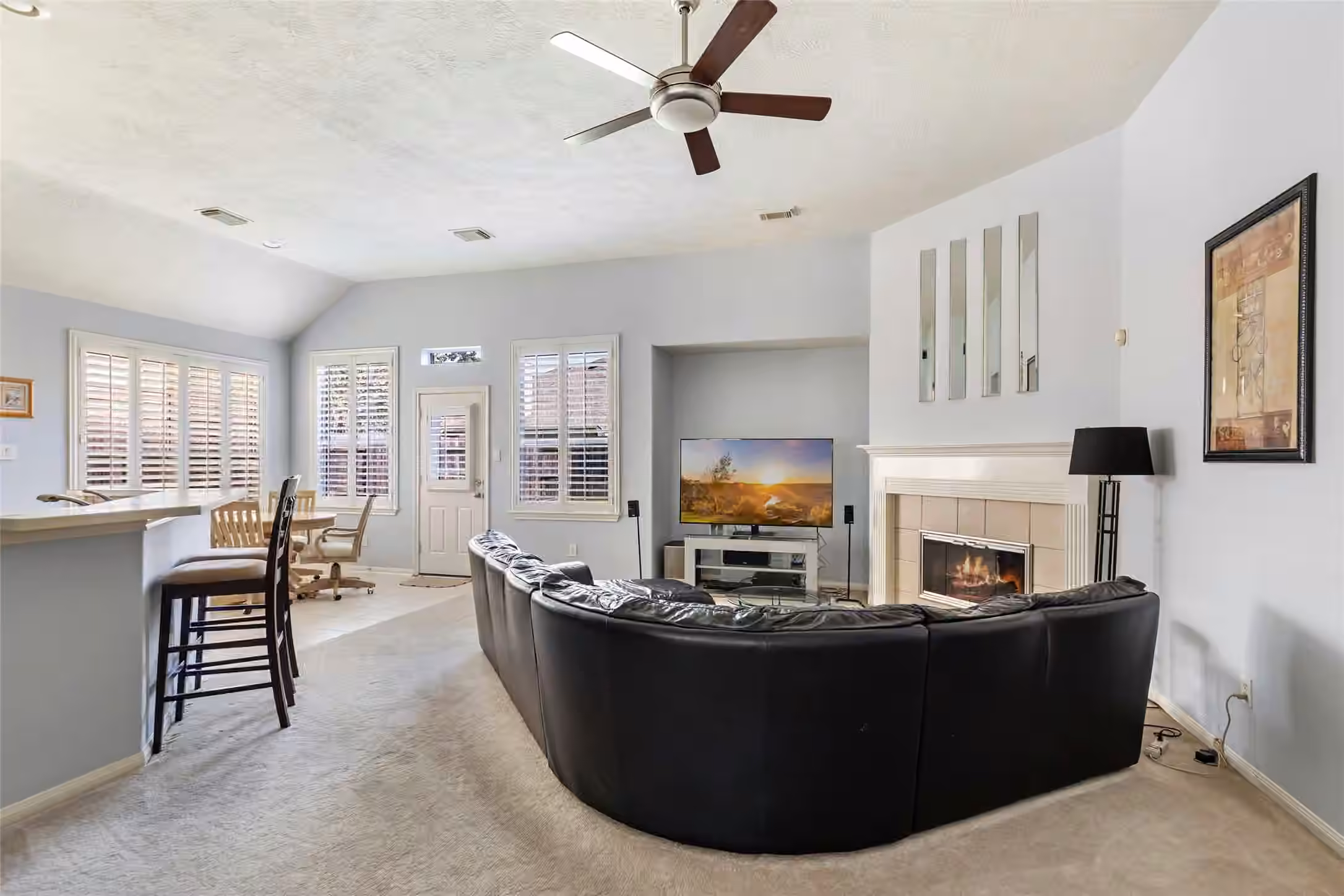 Photo 5 of 26924 Manor Falls Drive, Kingwood, TX