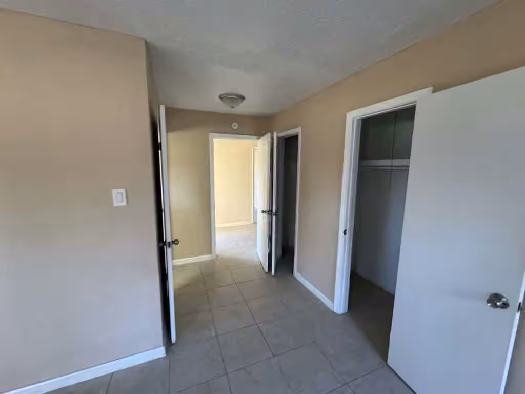 Photo 4 of 1011 Oak Drive, Liberty, TX