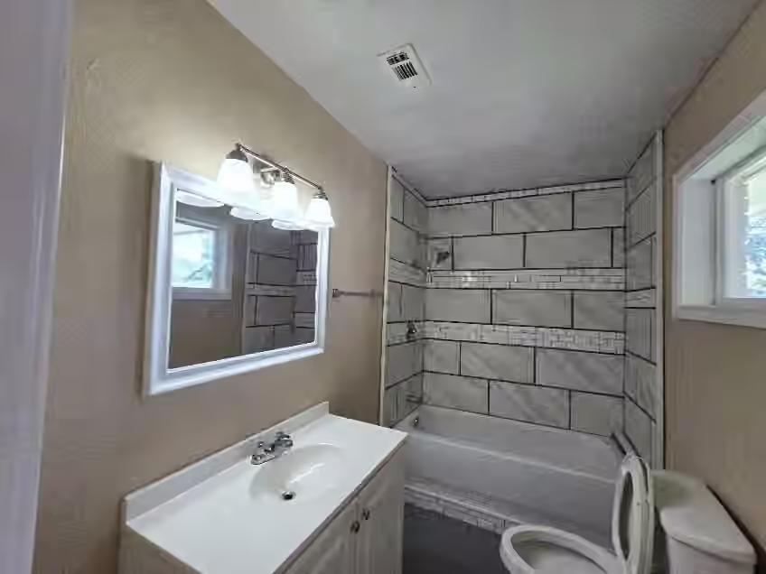 Photo 7 of 1011 Oak Drive, Liberty, TX