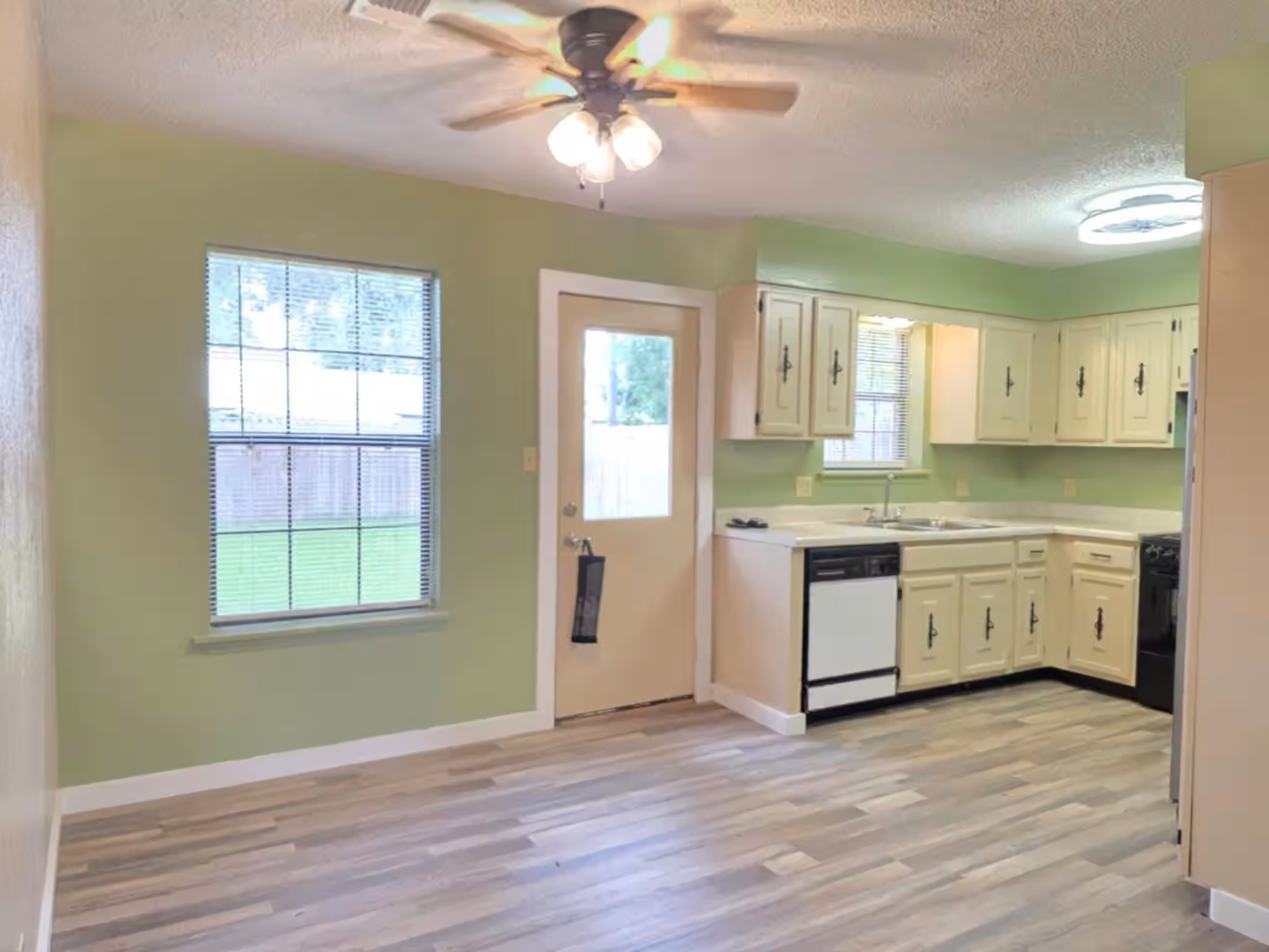 Photo 4 of 2207 Gontier Drive, Bay City, TX