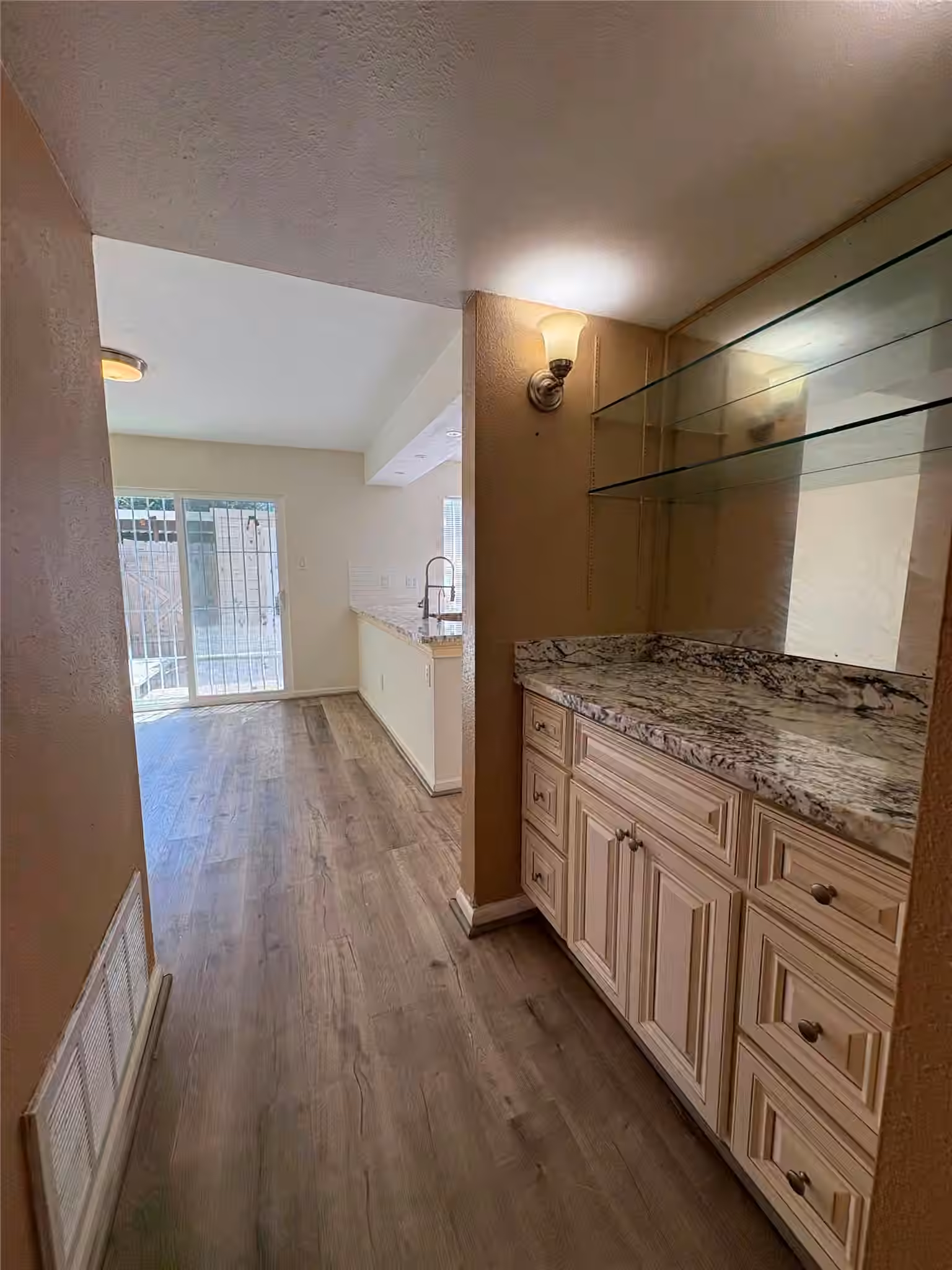 Photo 6 of 3901 Woodchase Drive 62, Houston, TX