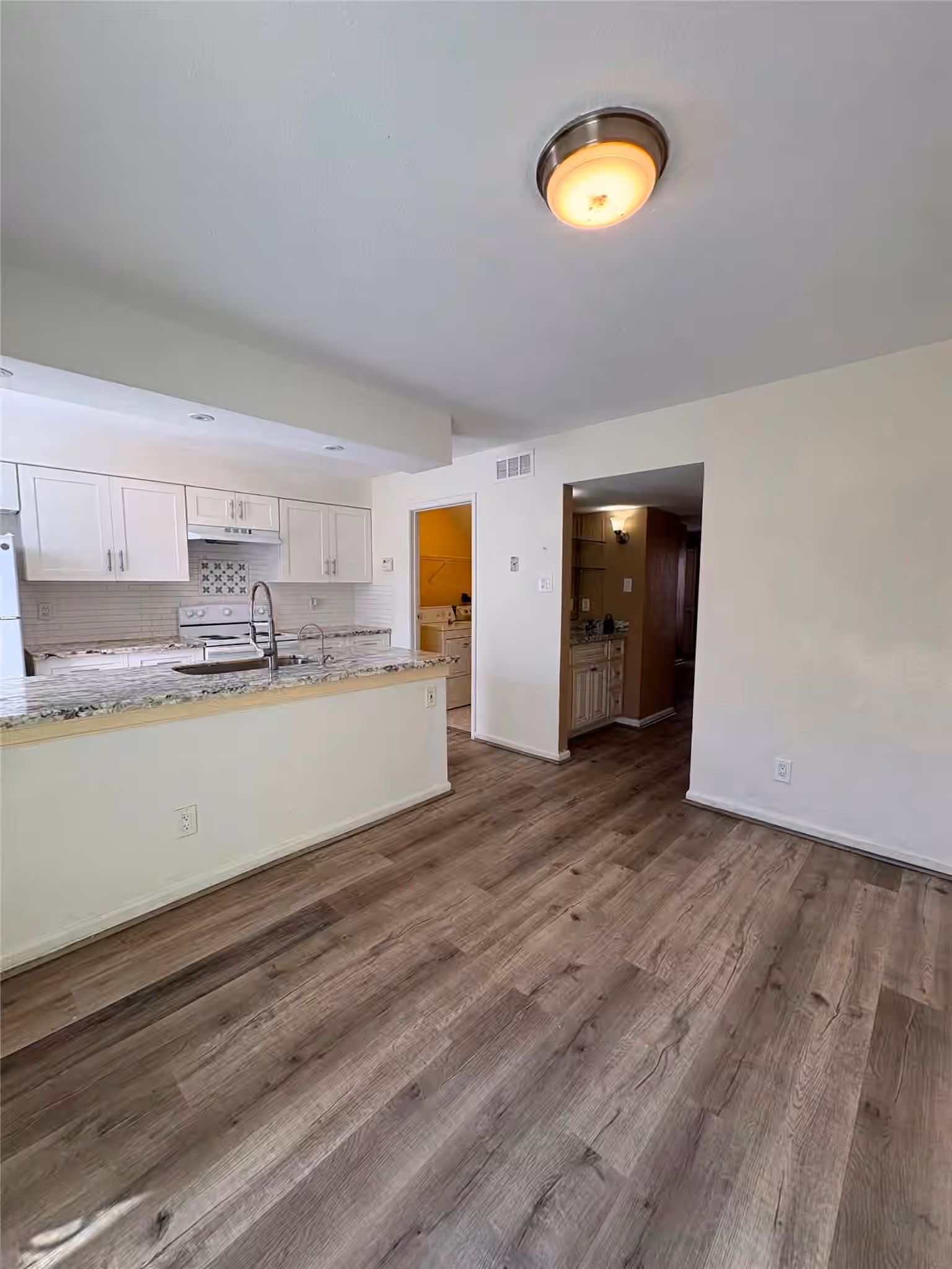 Photo 7 of 3901 Woodchase Drive 62, Houston, TX