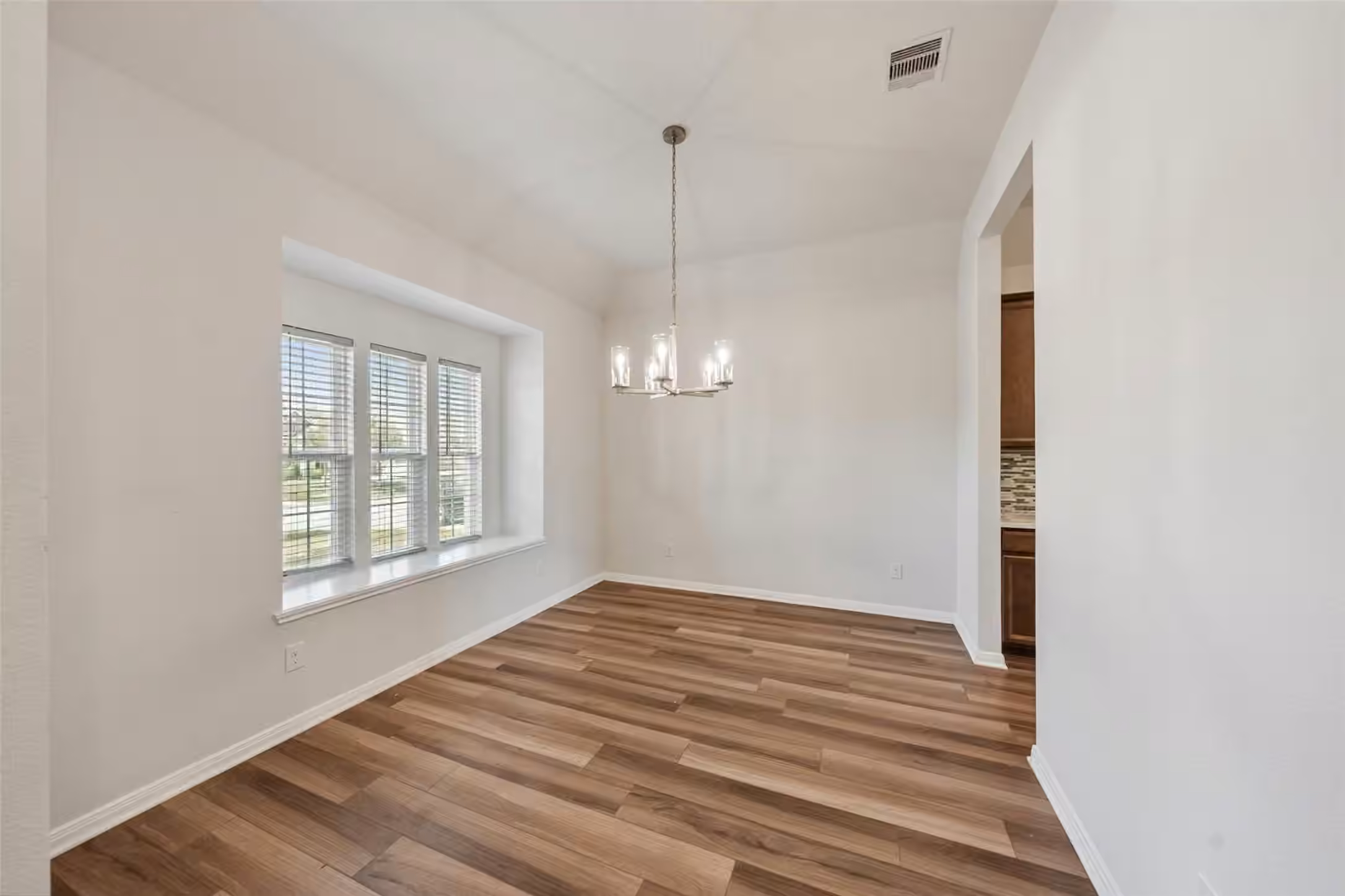 Photo 6 of 3043 Stonebriar Court, Conroe, TX