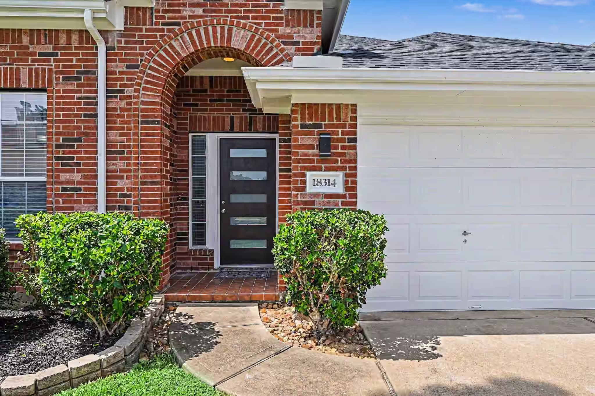 Photo 2 of 18314 Manorcliff Lane, Katy, TX