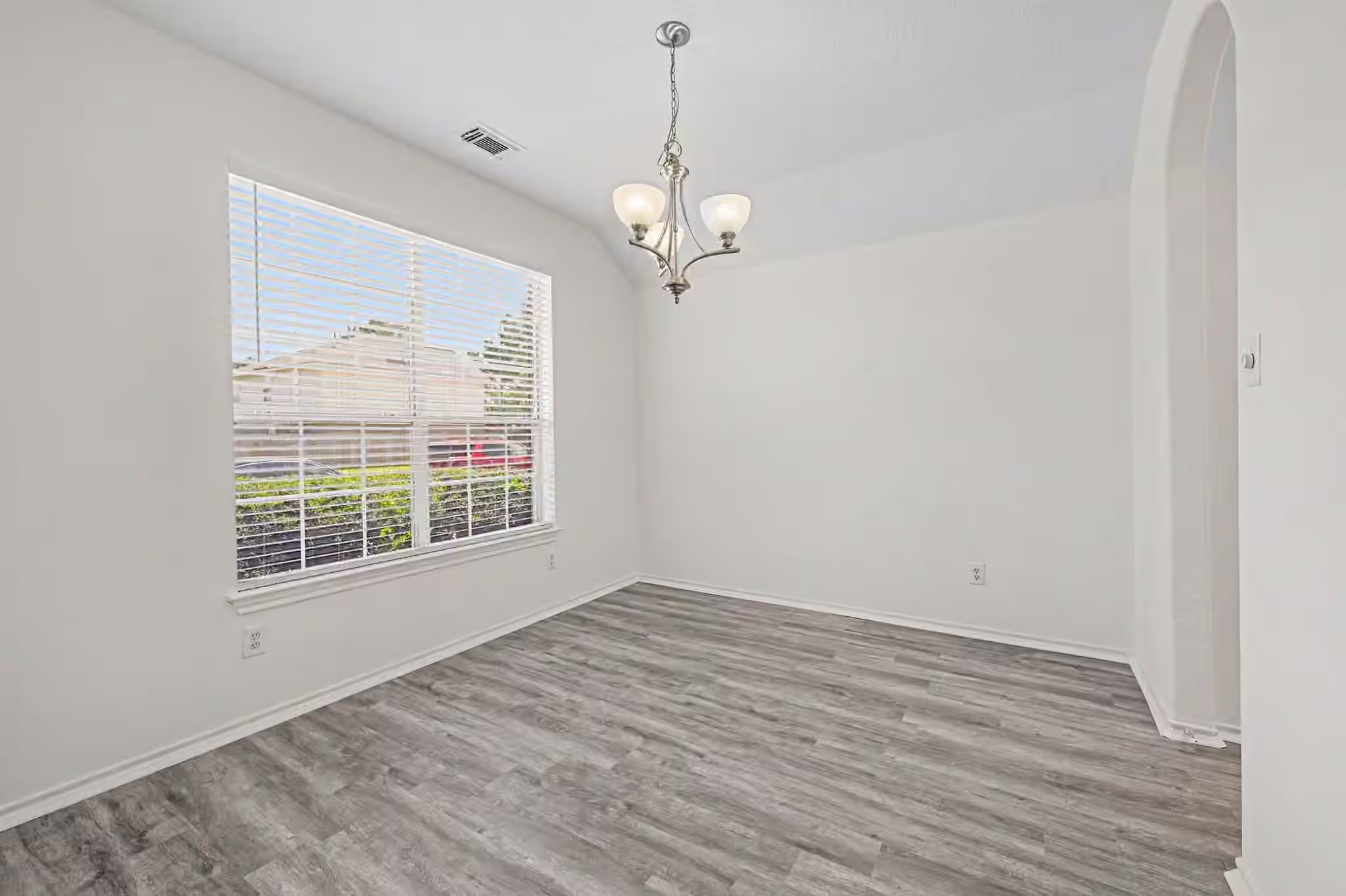 Photo 4 of 18314 Manorcliff Lane, Katy, TX