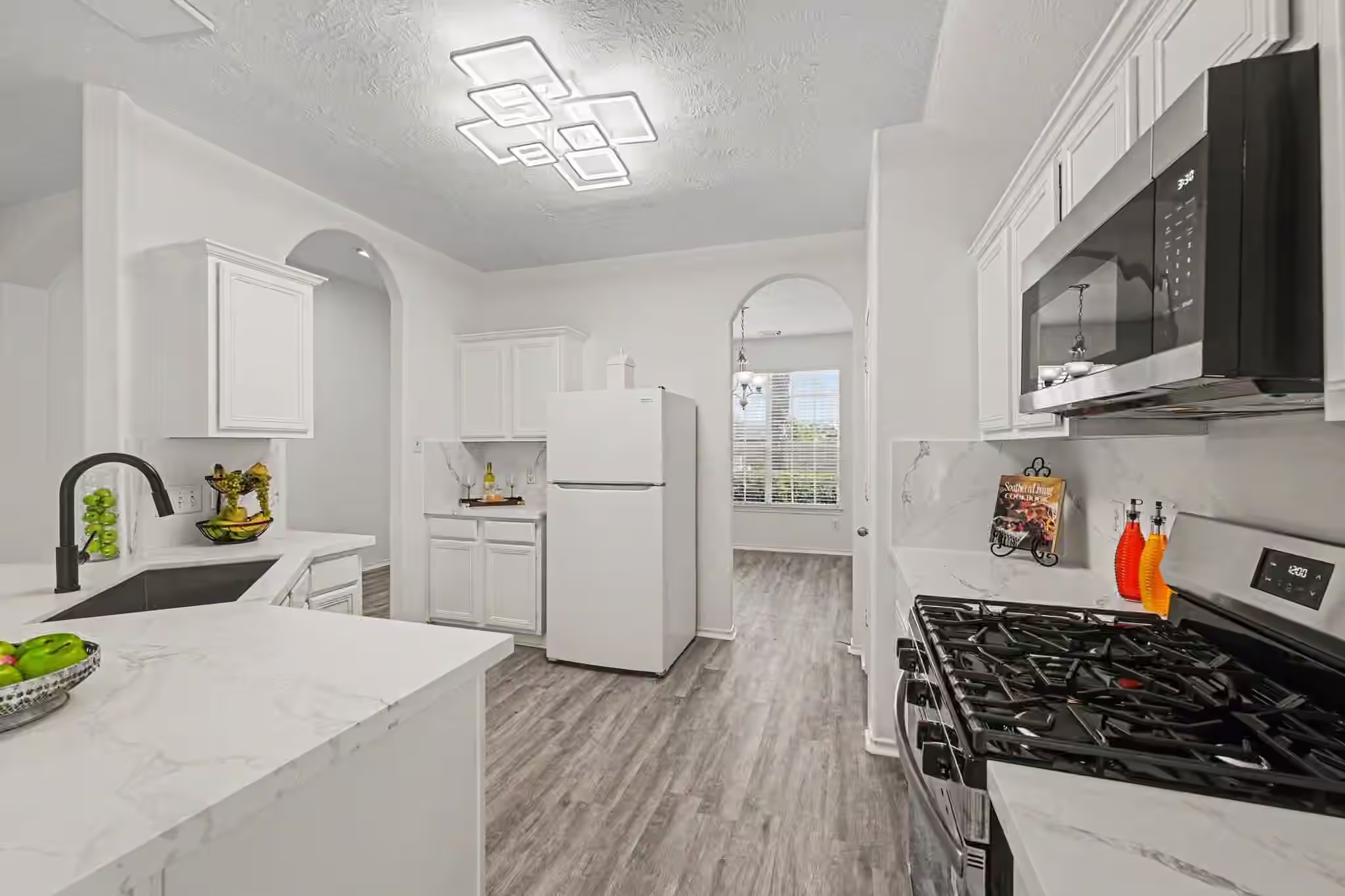 Photo 7 of 18314 Manorcliff Lane, Katy, TX