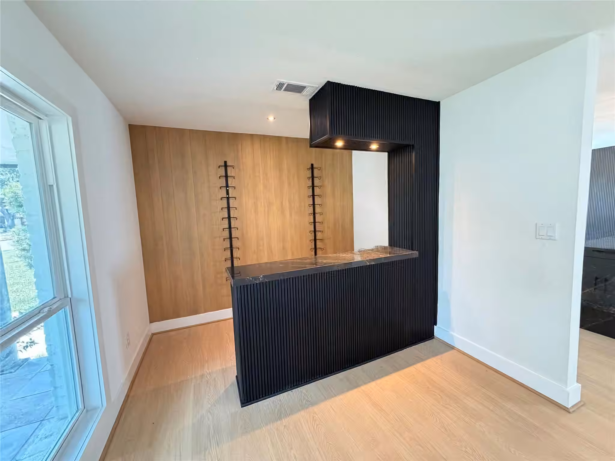 Photo 6 of 5642 Warm Springs Road, Houston, TX