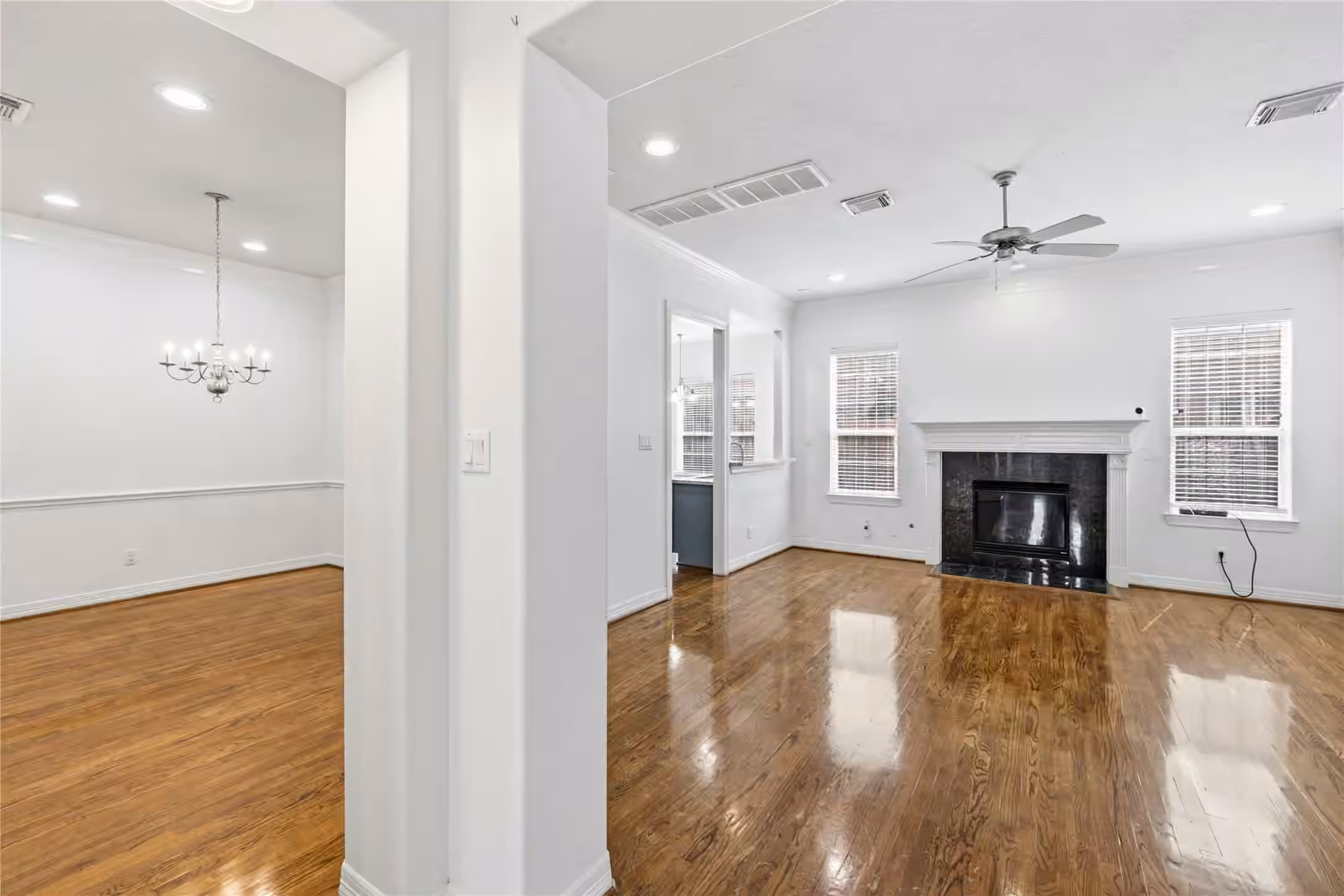 Photo 5 of 3207 Holly Shores Drive, Houston, TX