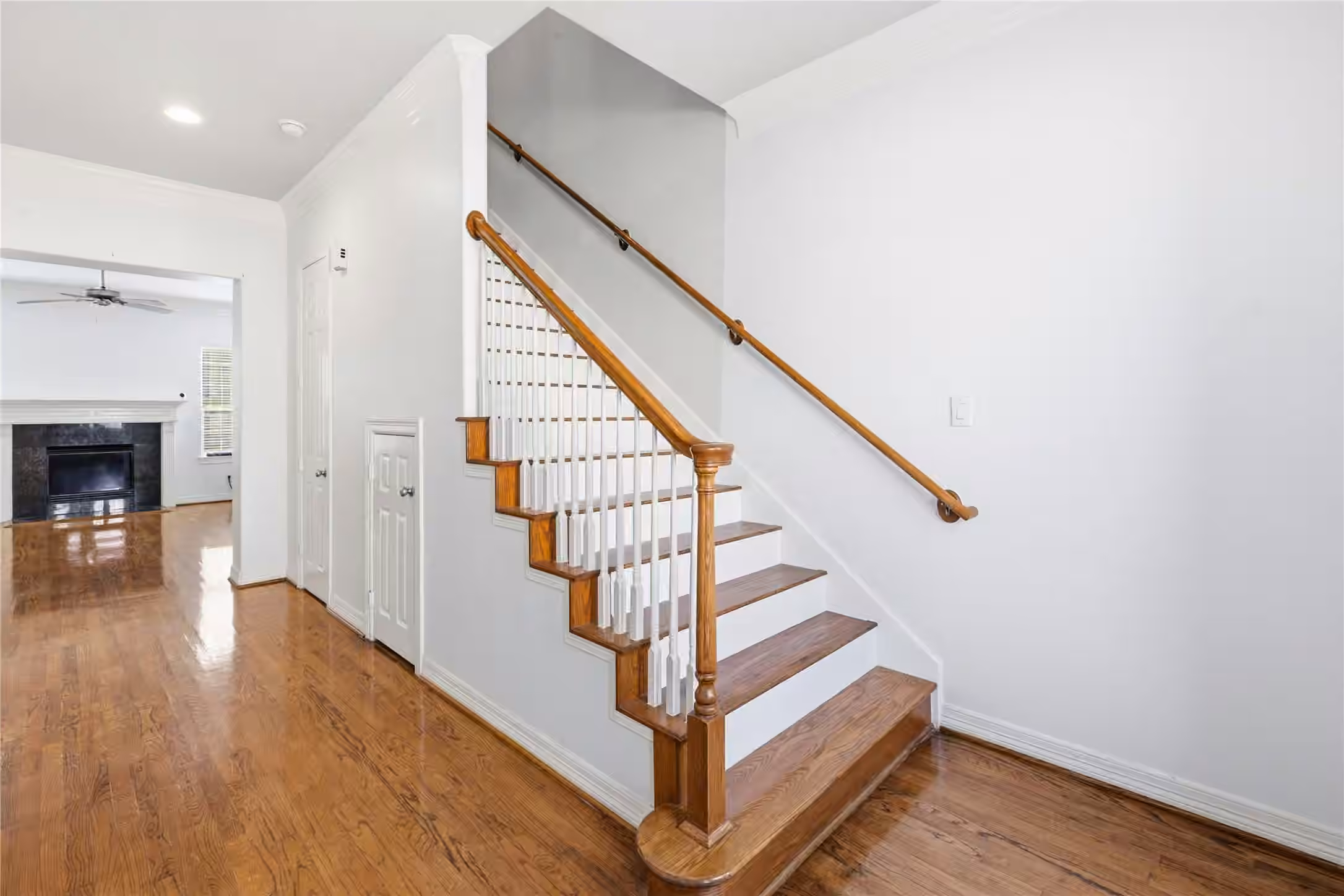 Photo 6 of 3207 Holly Shores Drive, Houston, TX