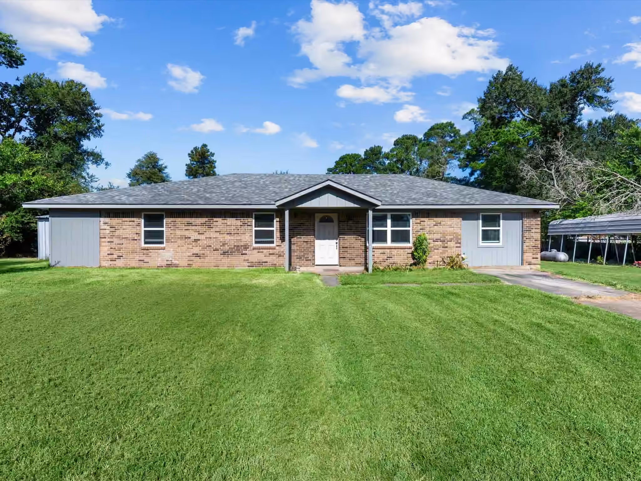 Photo of 53 Parker Creek Road, Huntsville, TX 77320