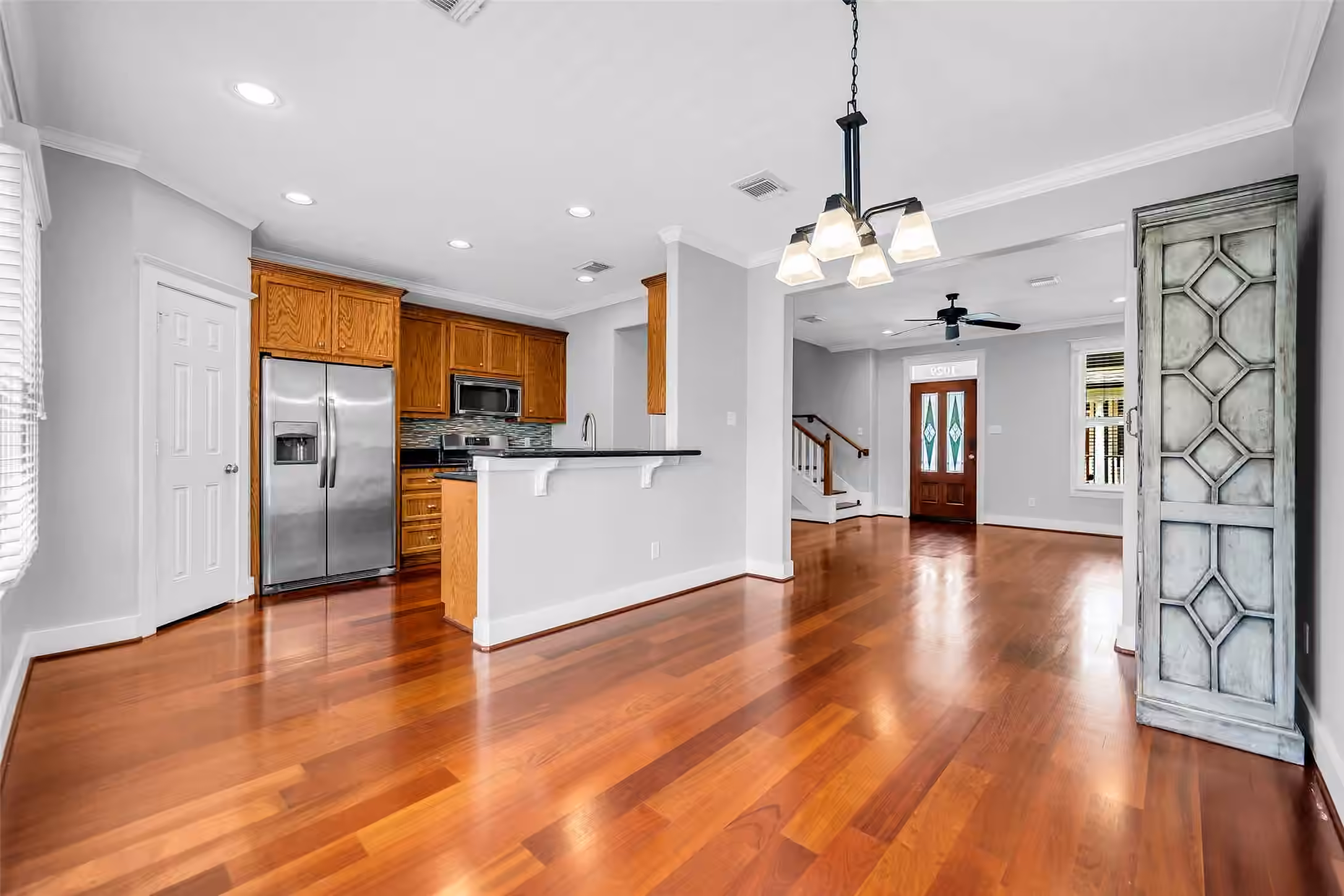 Photo 6 of 1029 W 15th 1/2 Street, Houston, TX