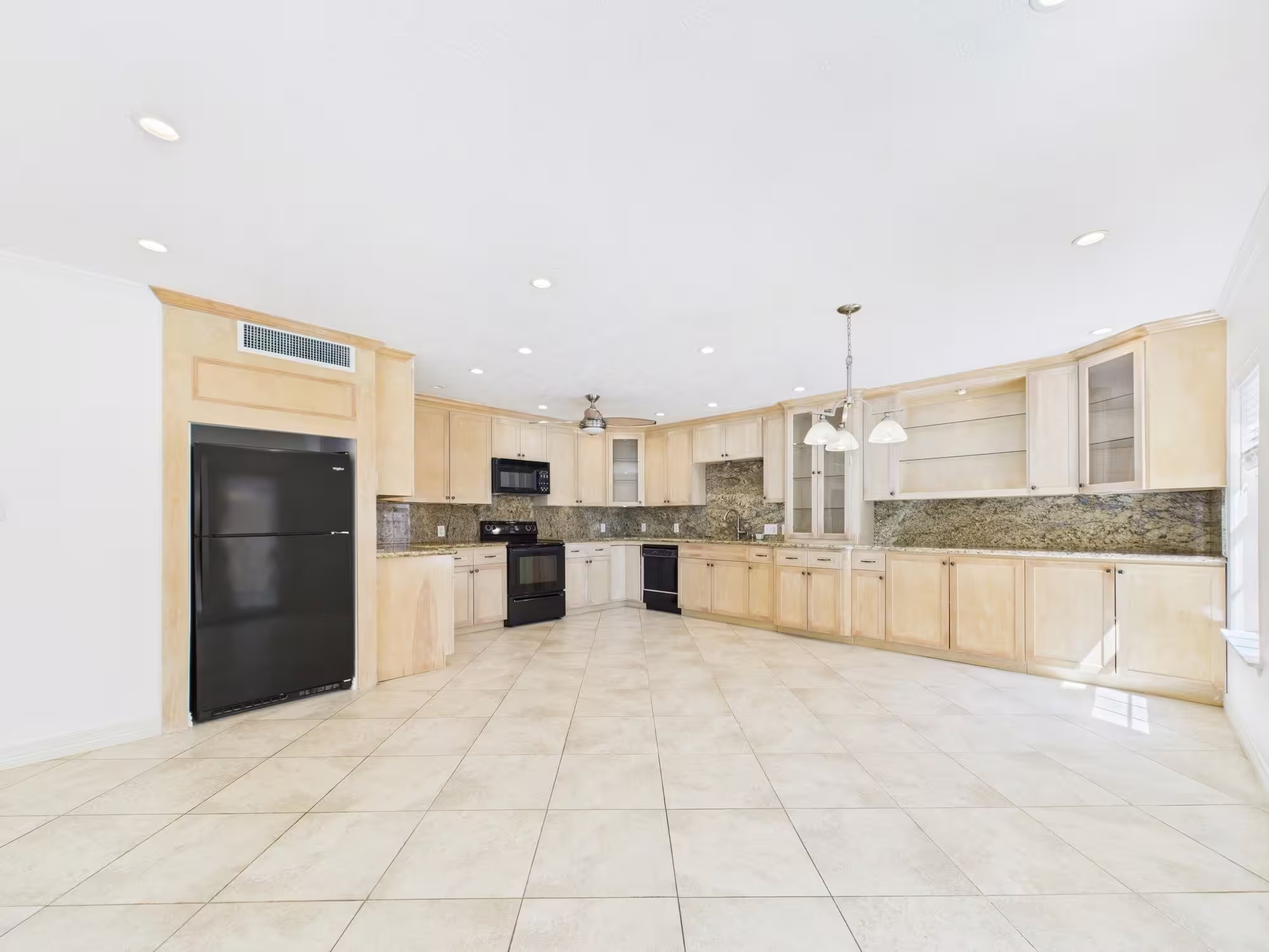Photo 3 of 2824 Briarhurst Drive 13, Houston, TX