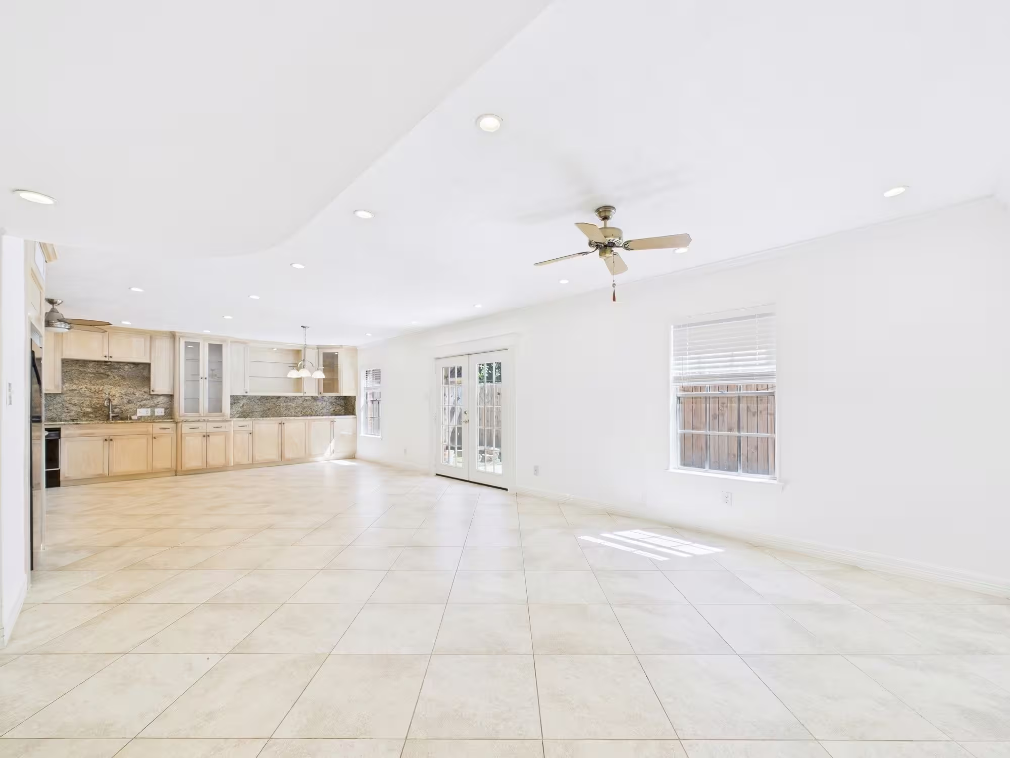 Photo 7 of 2824 Briarhurst Drive 13, Houston, TX