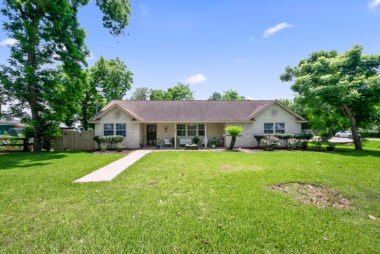 Photo of 207 W Centre Street, Brazoria, TX 77422