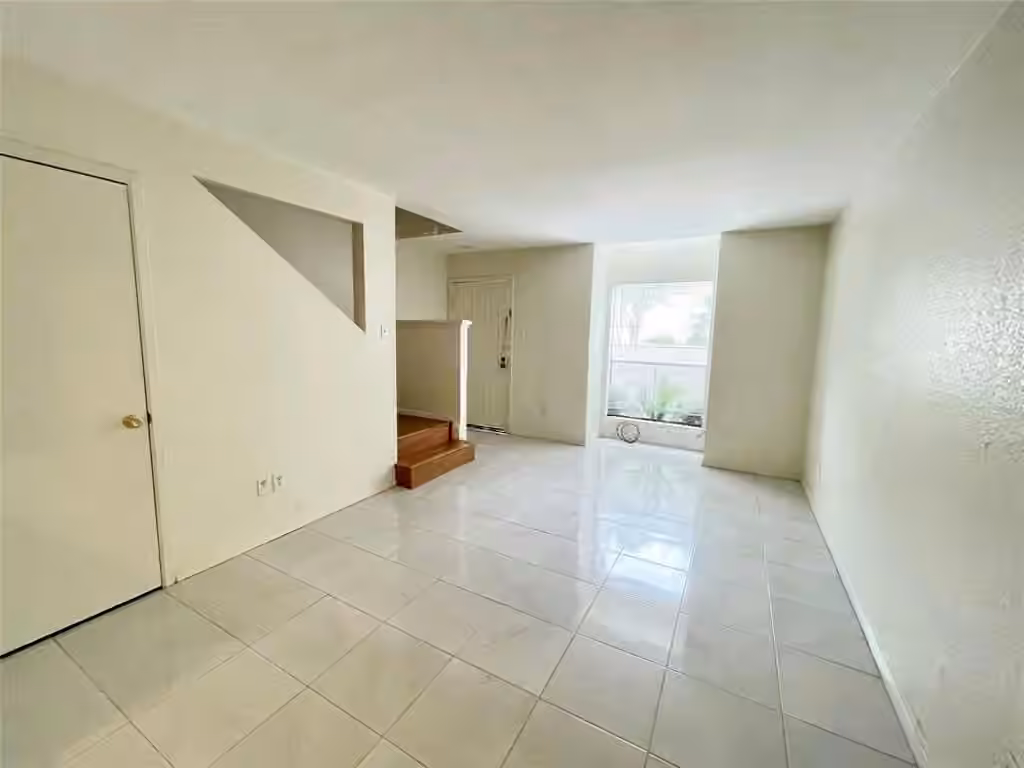 Photo 5 of 2100 Wilcrest Drive 123, Houston, TX