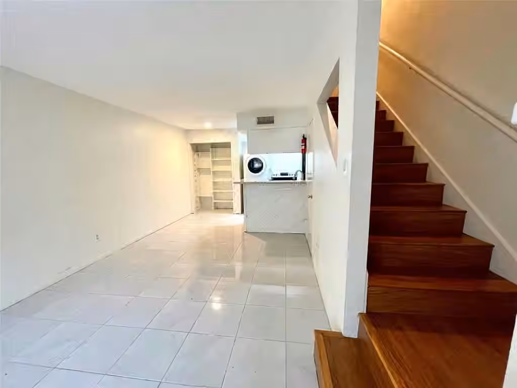 Photo 6 of 2100 Wilcrest Drive 123, Houston, TX