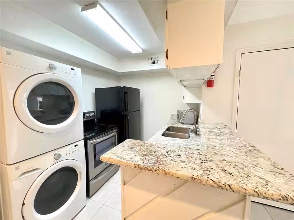 Photo 7 of 2100 Wilcrest Drive 123, Houston, TX