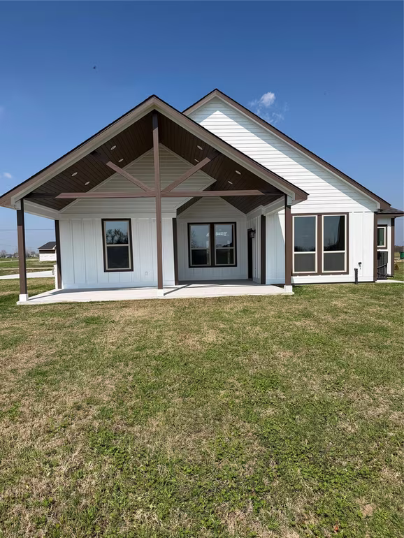 Photo 6 of 749 Buffalo Trail, Angleton, TX