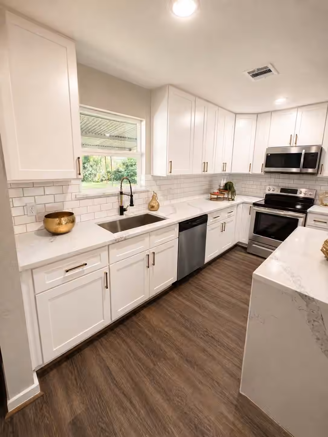 Photo 4 of 4935 Enyart Street, Houston, TX