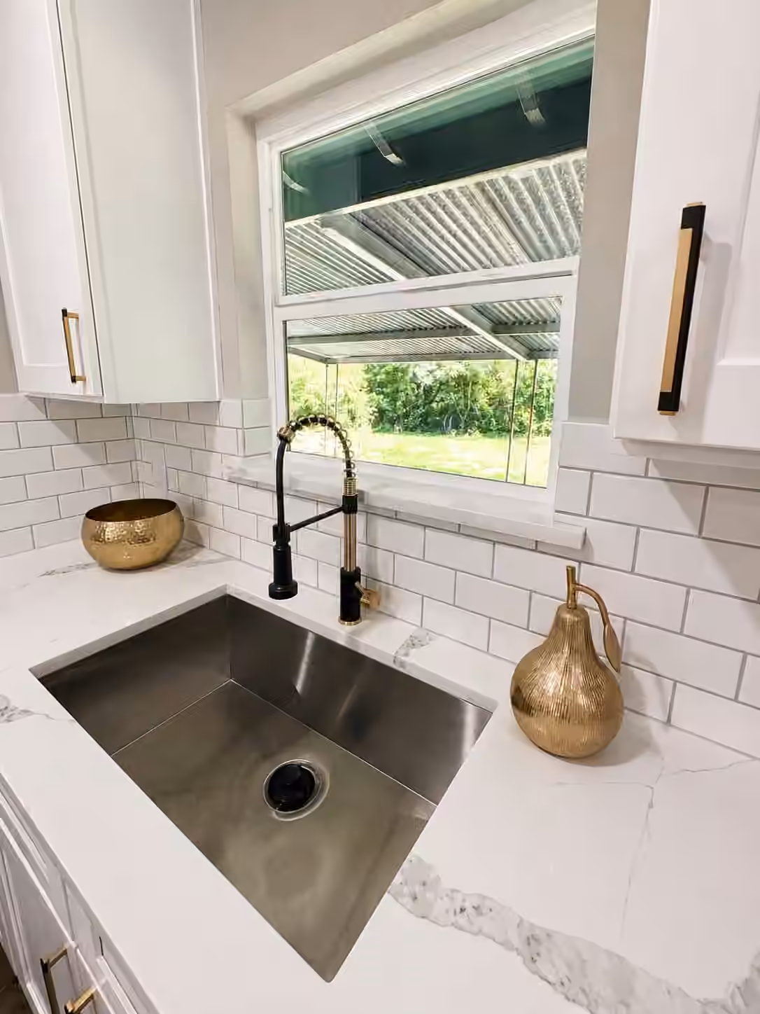 Photo 5 of 4935 Enyart Street, Houston, TX