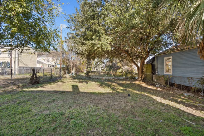 Photo 4 of 2814 Avenue L, Galveston, TX