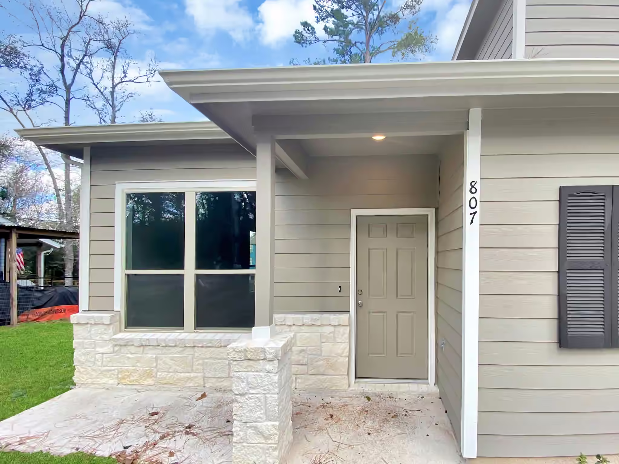 Photo 3 of 807 Comanche Road, Conroe, TX