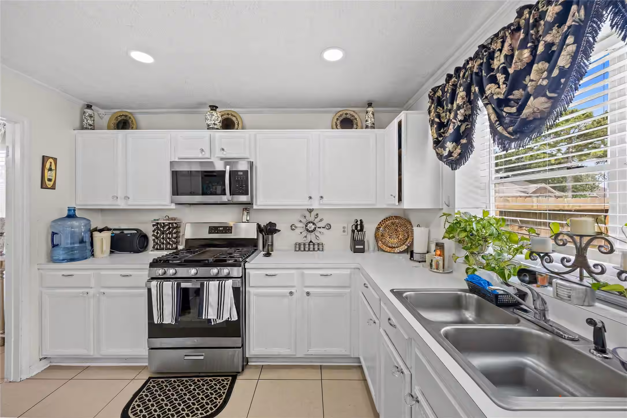 Photo 6 of 18058 Berry Branch Drive, Houston, TX