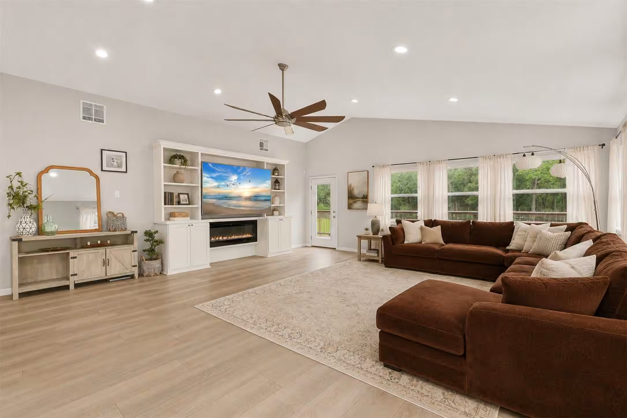 Photo 3 of 6310 Wickwillow Lane, Alvin, TX