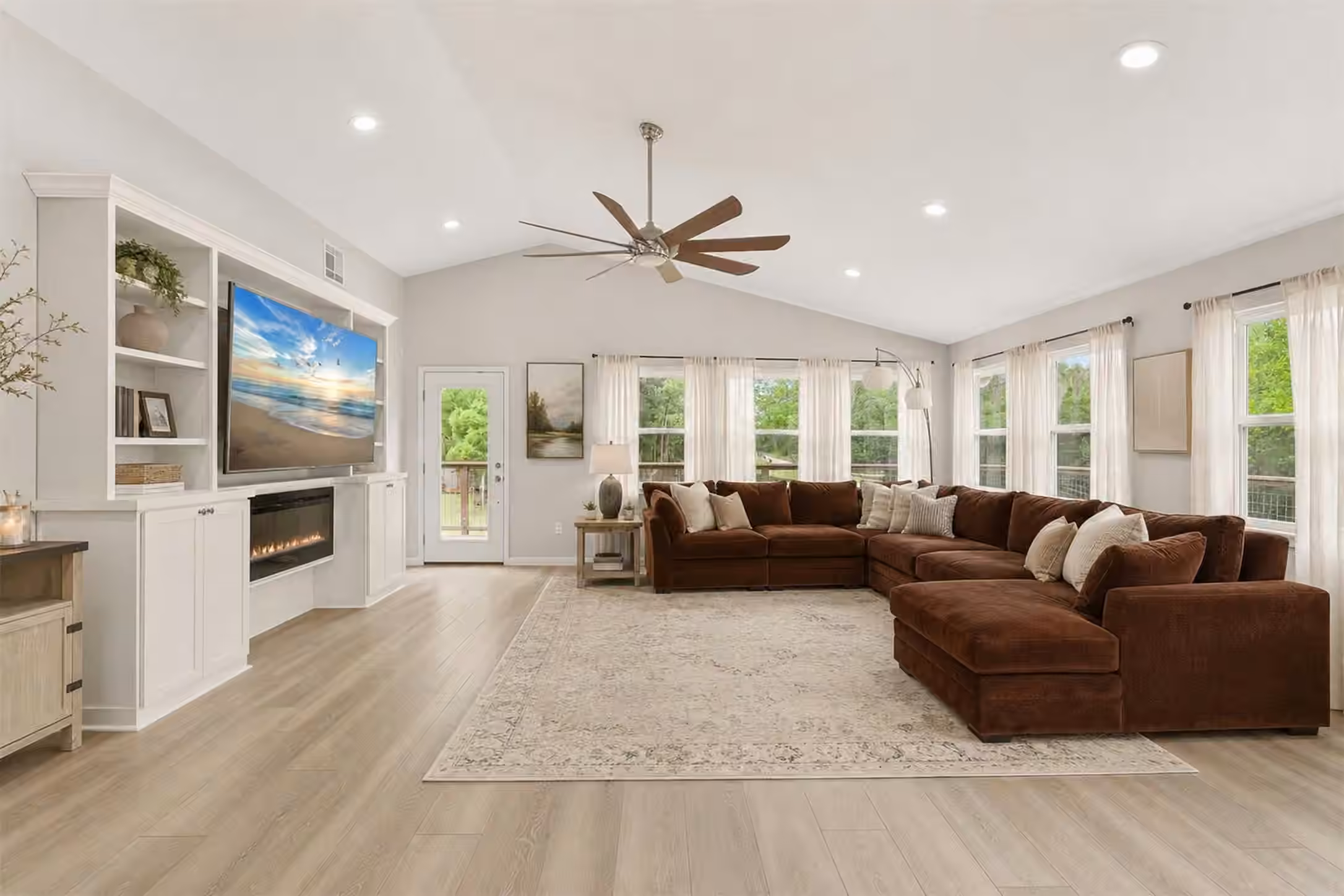 Photo 4 of 6310 Wickwillow Lane, Alvin, TX