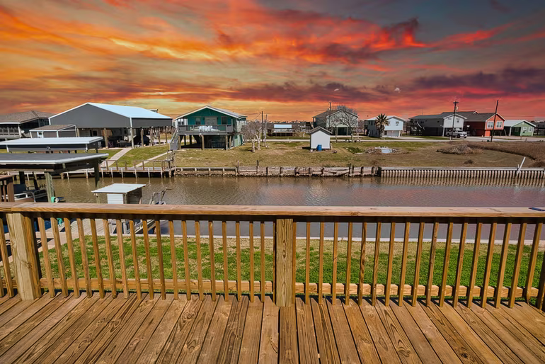 Photo of 976 County Road 202, Sargent, TX 77414