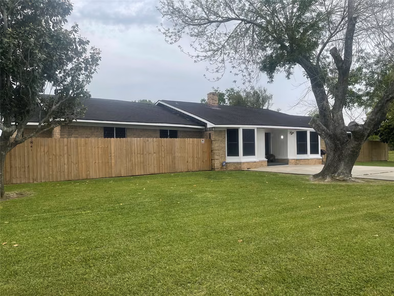 Photo 2 of 5001 Texas Avenue, La Marque, TX