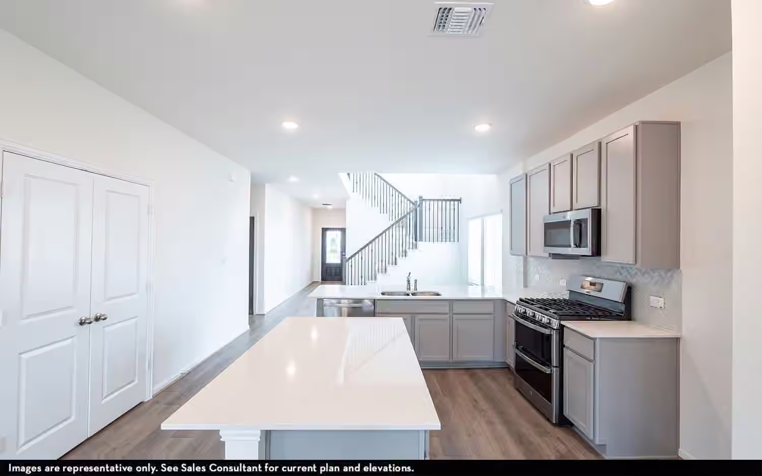 Photo 4 of 14414 High Hill Drive, Conroe, TX