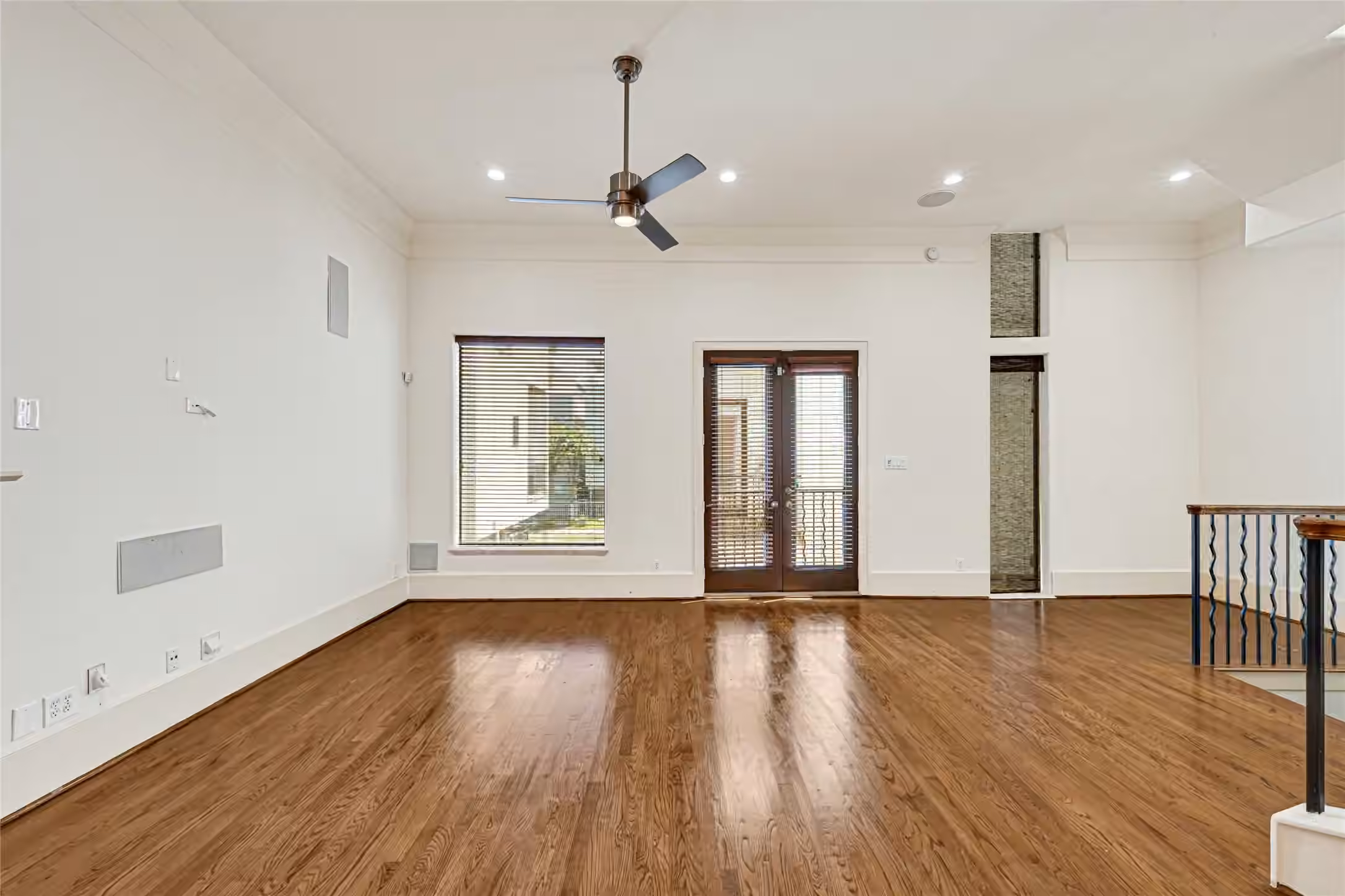 Photo 3 of 707 Reinicke Street, Houston, TX