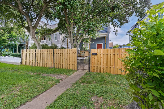 Photo 2 of 1713 Moody Avenue, Galveston, TX