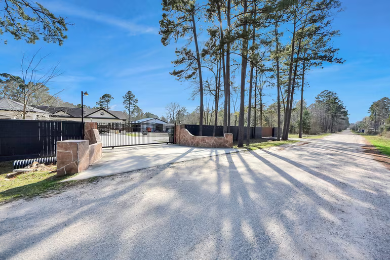 Photo 4 of 26090 Cornwall, New Caney, TX